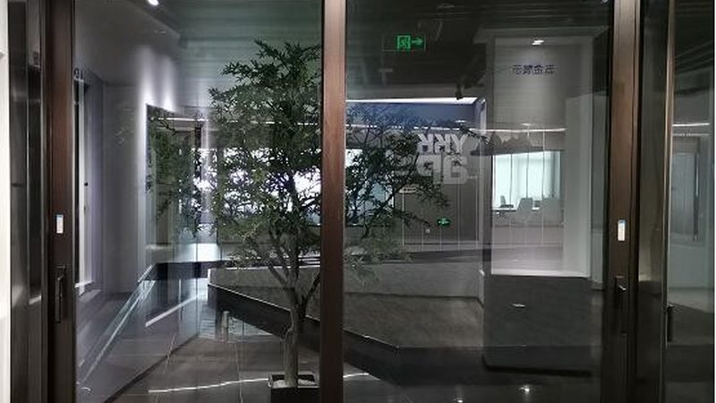 验收阳光房时，首先要从外观上进行检查。注意以下几个方面：